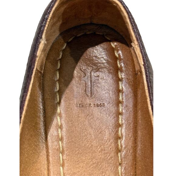 Frye 8 Carson Ballet Flat Dark Brown Italian Leather Round Toe Slip-On Logo Work - Picture 7 of 8